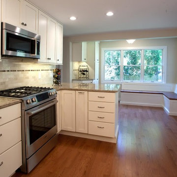 Cramped Kitchen Gets a Whole New Sense of Flow