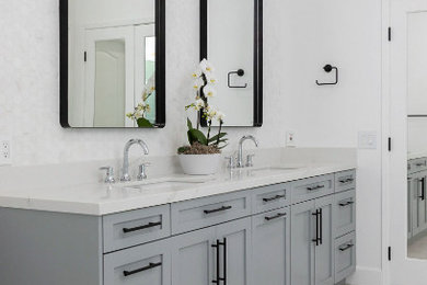 Bathroom - contemporary bathroom idea in Los Angeles
