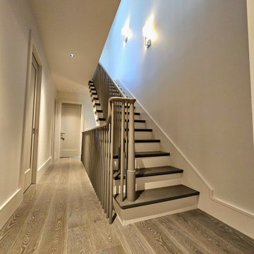 Project #112 | Traditional Staircase with Continuous Rail System