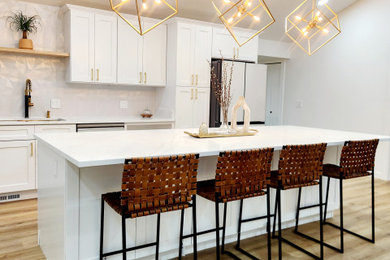 Example of a classic kitchen design in Seattle