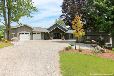Example of an exterior home design in Toronto