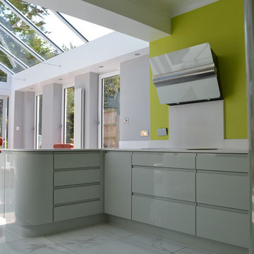 Hi-gloss kitchen - Mr & Mrs Corrigan.