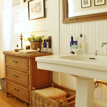 1075 Top Floor Bathroom