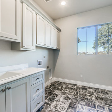 Transitional: 3,069 ft²/4 bd/3.5 bth/1ST