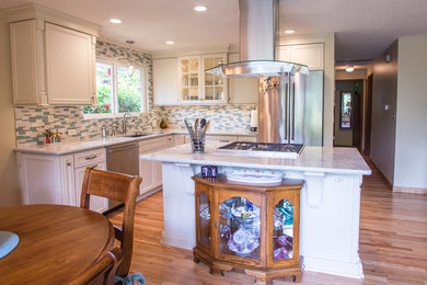 Kitchen - kitchen idea in Seattle