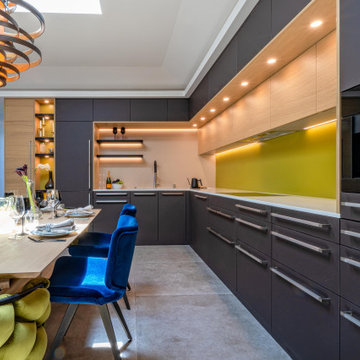 UNIQUE BLACK AND GREEN MODERN KITCHEN