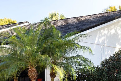 Example of an exterior home design in Orlando