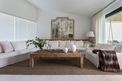 Example of a country living room design in Madrid