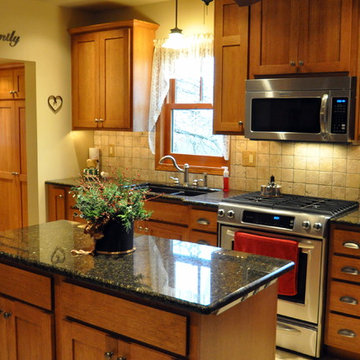 Cozy Craftsman Farmhouse Kitchen