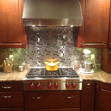 Eden Mosaic Tile Installations: Modern Cobble Pattern Stainless Steel Tile