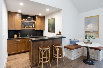Example of a transitional home bar design in San Francisco