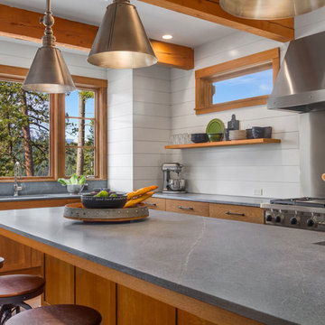 Mountain Home: Kitchen