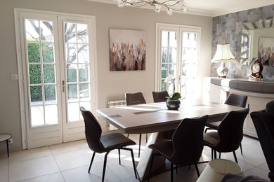 Réalisation d'une salle à manger design de taille moyenne.