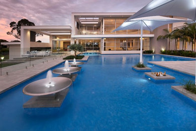 This is an example of a contemporary custom-shaped pool in Sydney.
