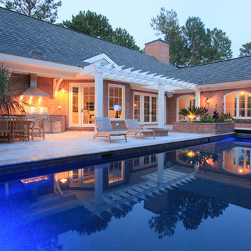 Menendez residence / courtyard home