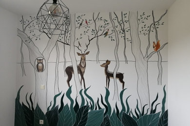 Fresque de la forêt magique pour une future chambre de bébé
