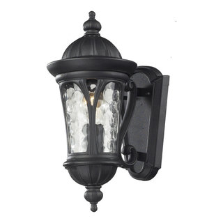 https://st.hzcdn.com/fimgs/01316ee10dcb060e_4138-w320-h320-b1-p10--traditional-outdoor-wall-lights-and-sconces.jpg