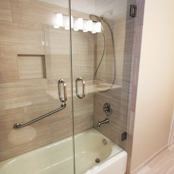 Hall Bathroom - Palatine, IL