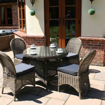 Mayfair 5-Piece Round Outdoor Dining Table Set