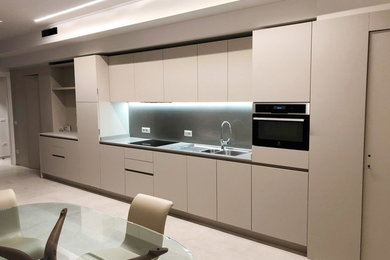 Ispirazione per una cucina minimalista