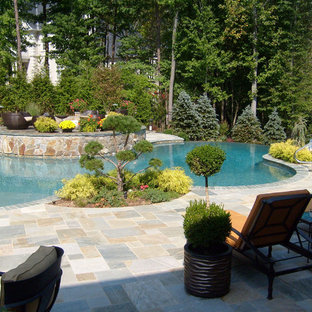 他の地域のシャビーシック調のおしゃれなプールの写真