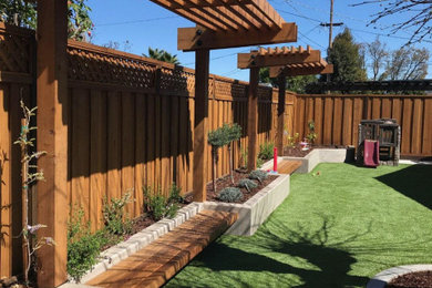 This is an example of a contemporary landscaping in San Francisco.
