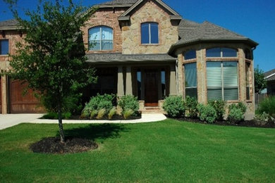 Design ideas for a traditional landscaping in Austin.