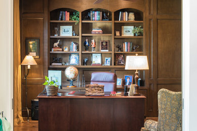 Inspiration for a timeless home office remodel in Houston