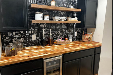 Example of a home bar design in Milwaukee