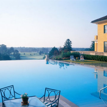 Custom Swimming Pools