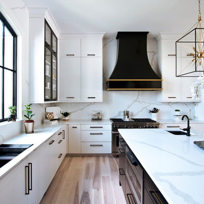 Inspiration for a transitional home design remodel in Nashville