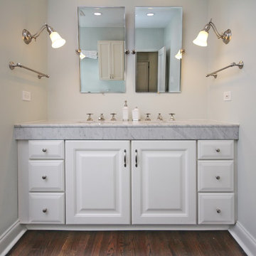 Large Traditional Master Bathroom in Chicago's Uptown