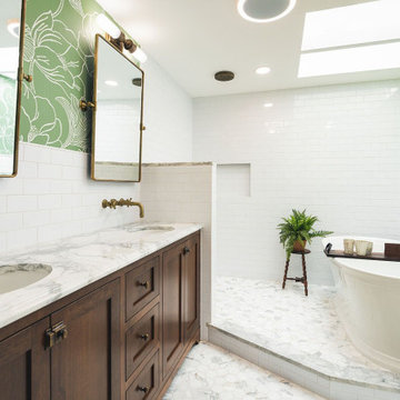 Issaquah/Sammamish, WA - Wallpaper luxury master bathroom by DHC 2022
