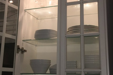 Example of a classic home design design in Vancouver