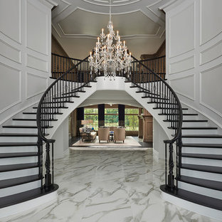 Ejemplo de escalera tradicional renovada extra grande