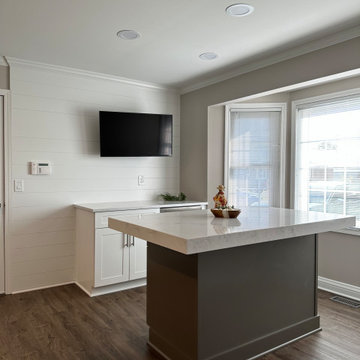 Showplace EVO Parkside Kitchen in White II & Gauntlet Gray
