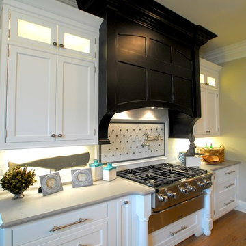 Black & White Inset Kitchen