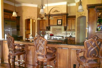 Inspiration for a timeless kitchen remodel in Dallas