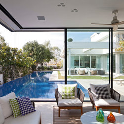 Houndstooth Villa - Windows And Doors