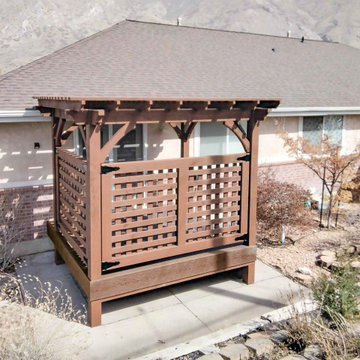 Family Size | Before & After Deck Pergola w/Privacy Screen