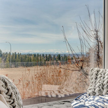 Luxury Coastal: Design Consultation & Occupied Staging
