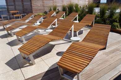 Contemporary patio in New York.