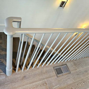 Project #112 | Traditional Staircase with Continuous Rail System