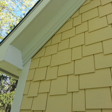HardieShingle Cedarmill Staggered Woodland Cream Arctic White HardieTrim Norwalk