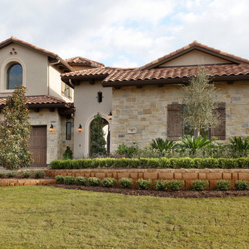 Rustic Tuscan Courtyard