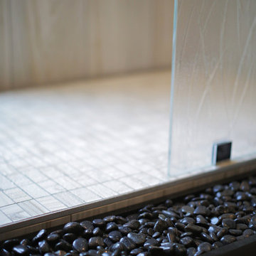 Modern Shower Door with Patterned Glass