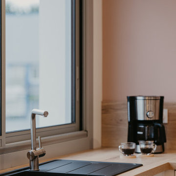 La cuisine îlot et bar de l'atelier de Fanny