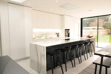 Inspiration for a contemporary kitchen in London.