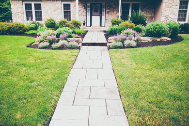 Photo of a traditional landscaping in Philadelphia.