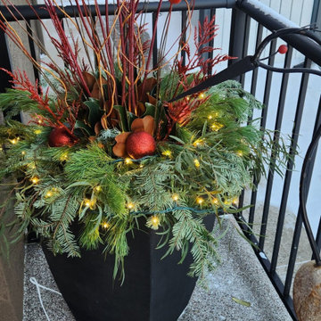 Holiday Planters 2022